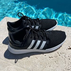 Womens adidas cloud foam size 8.5 like new